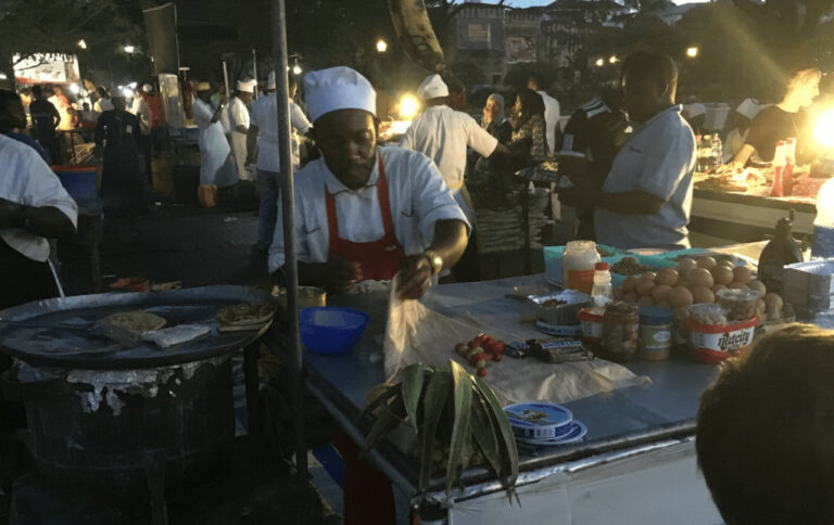 Forodhani Food Market – et farverigt marked med ægte lokale madoplevelser